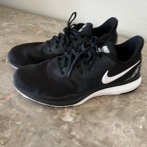 Black/White Size 7.5 tennis shoes